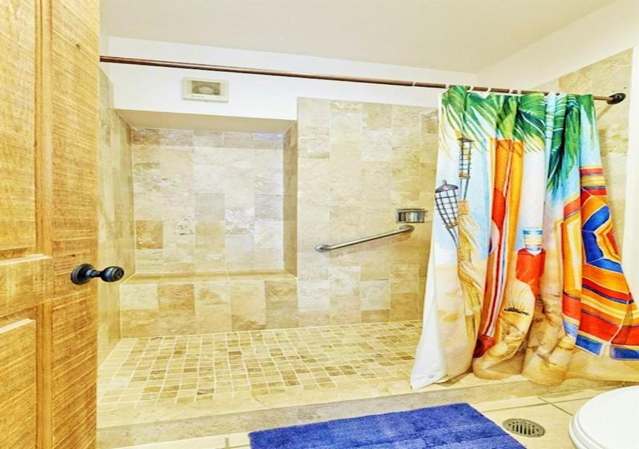 Right On The Beach! - 2 Bedroom Penthouse Beachfront Apartment Puerto Penasco
