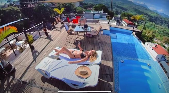 Hotel Roof *