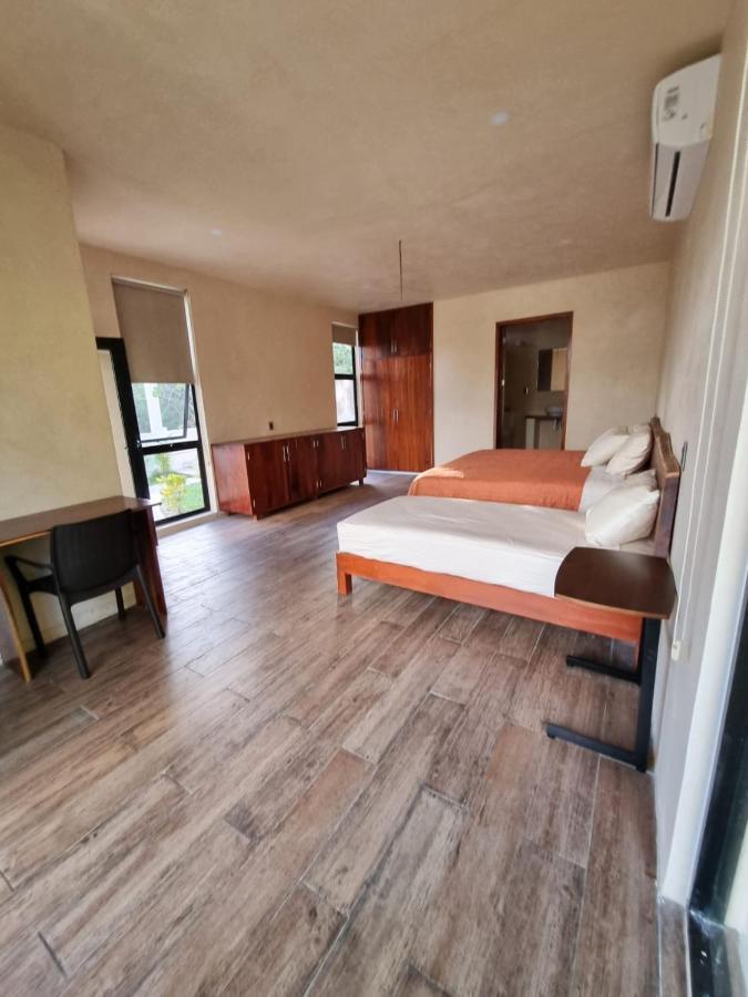 Mandarina Hotel *