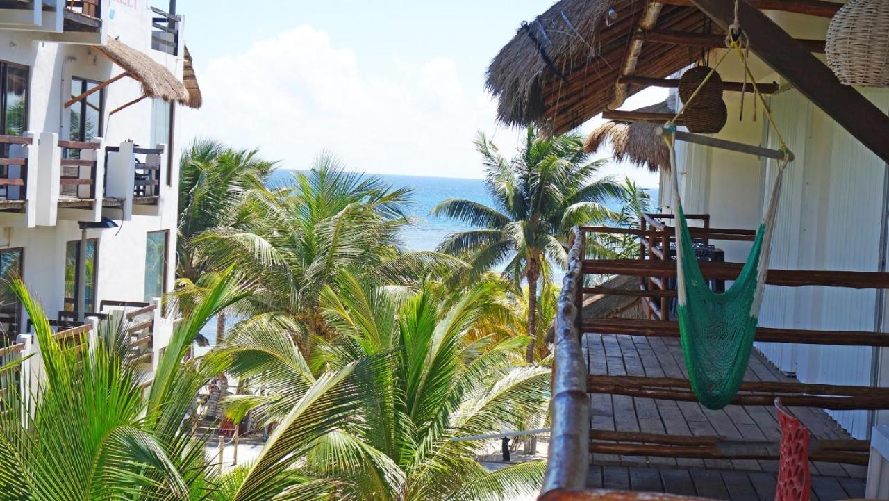 El Fuerte Beach Apartments