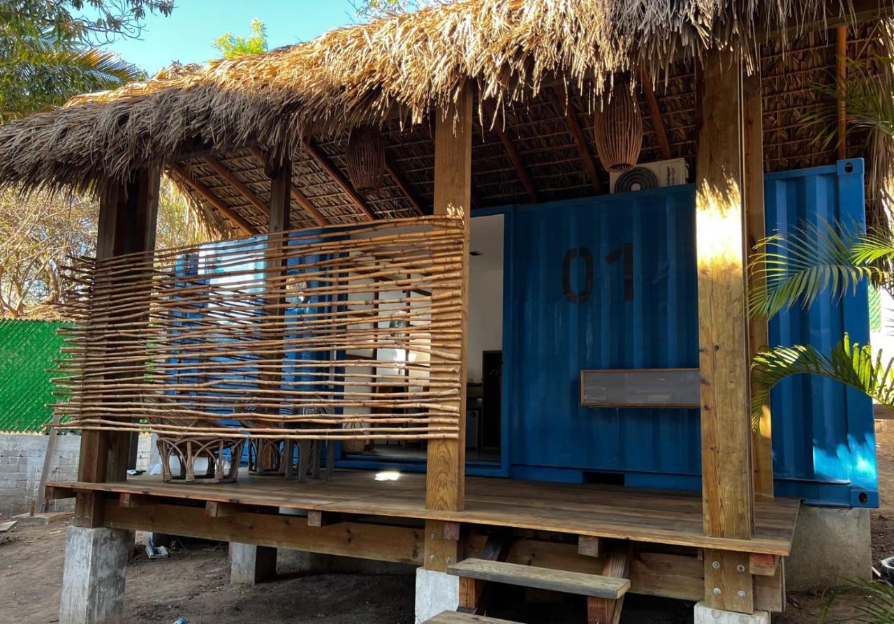 Hotel H20 Container San Agustinillo