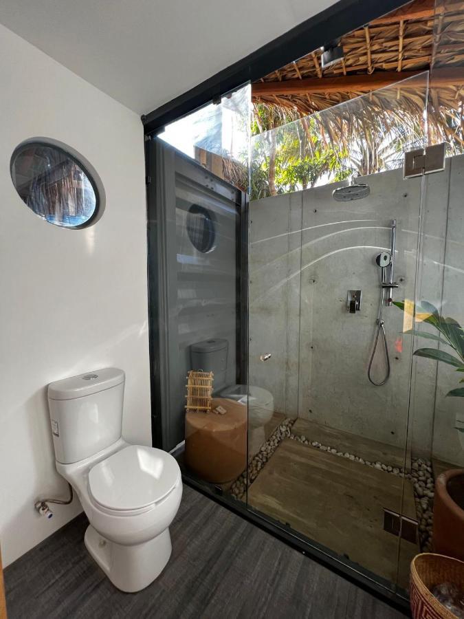 Hotel H20 Container