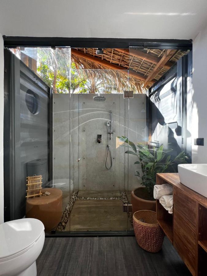H20 Container
