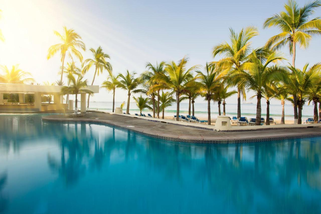 Barcelo Ixtapa Resort