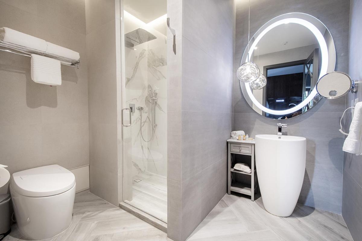 L Perla Boutique 5*