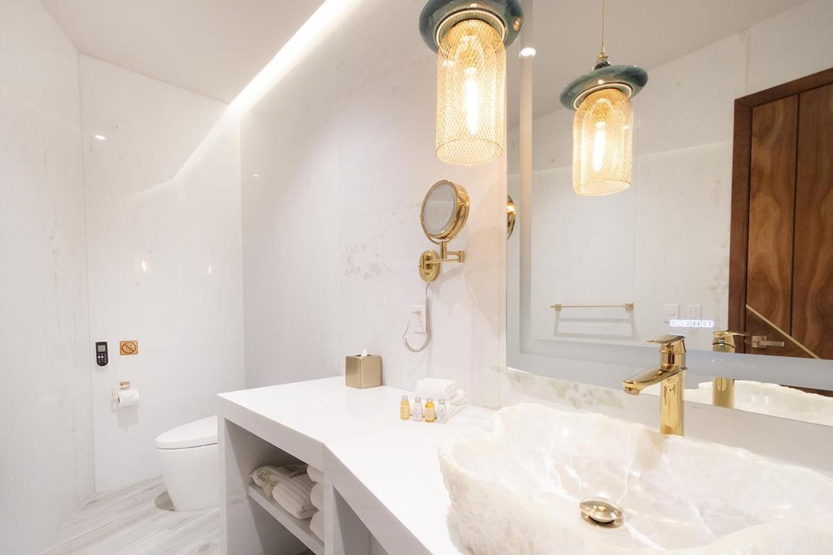 L Perla Boutique Hotel