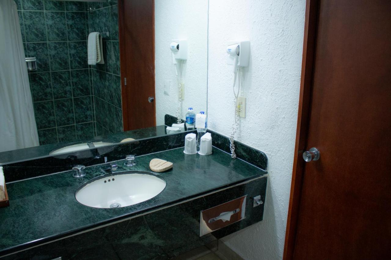 Emporio Ixtapa 5*