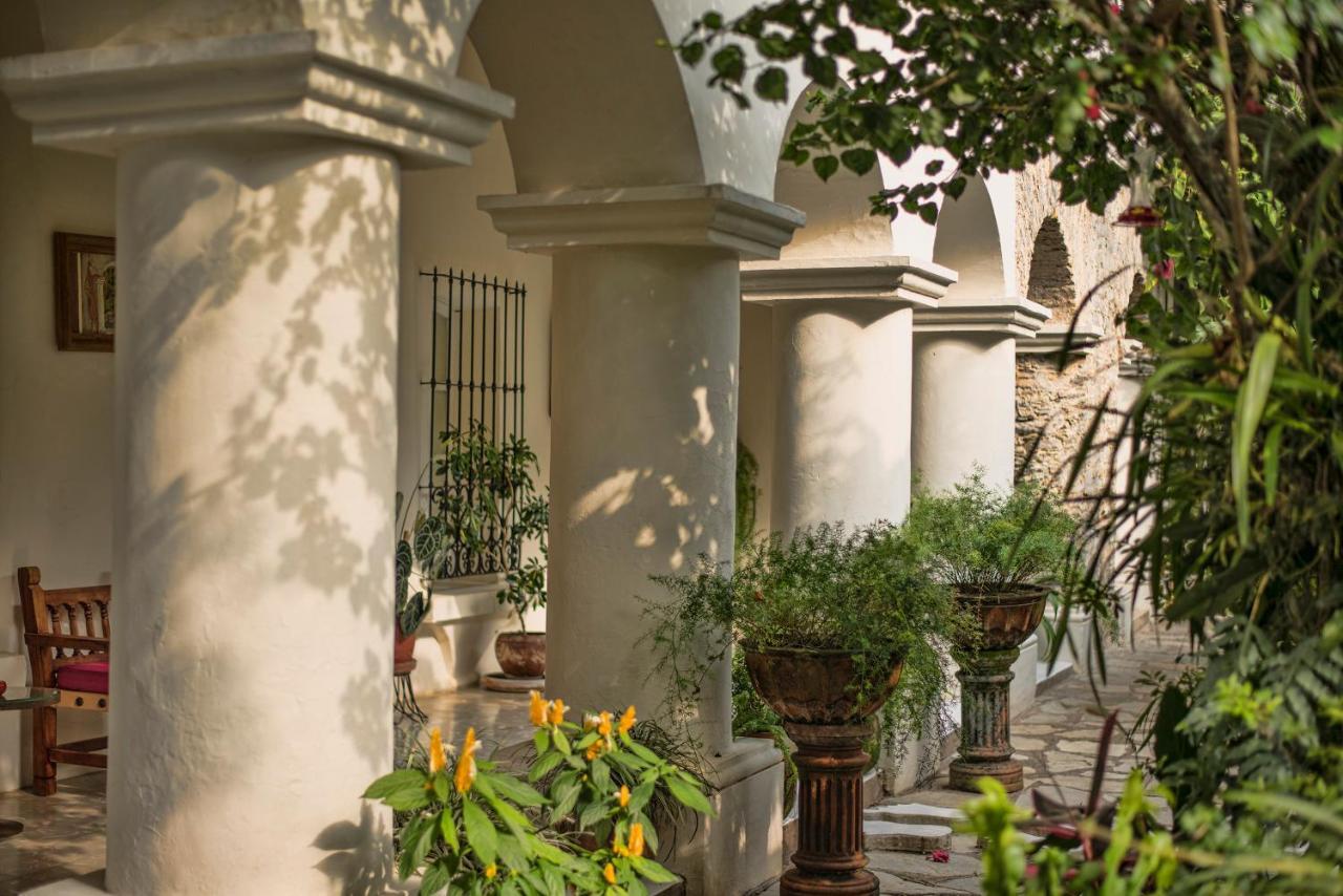 El Castillo Hotel
