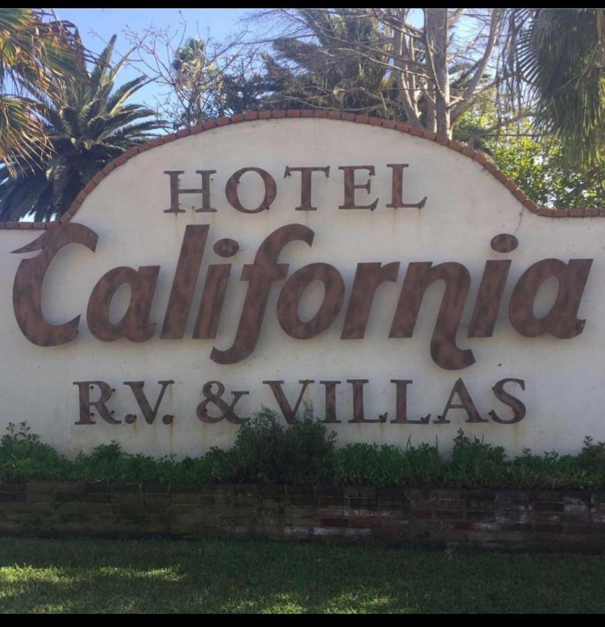 California Trailer Park & Hotel 3*
