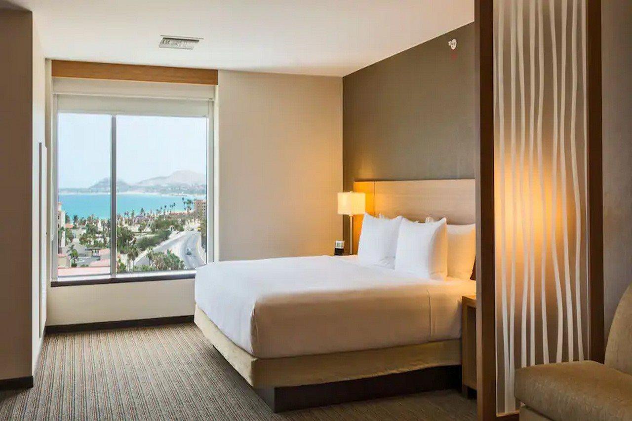 Hyatt Place Cabos 3*