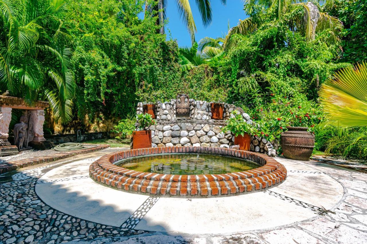 Jardin Del Mar La Cruz de Huanacaxtle