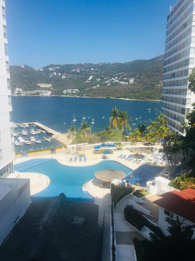 Apartment En Cabo Marques Diamante, Departamento Con Vistas Al Mar Y Atardeceres Espectaculares, Cerca Esta La Playa Al Nivel De La Caseta Del Condominio De Pto Marquez, Enfrente, Wifi, Restaurante, Albercas, 6 Personas
