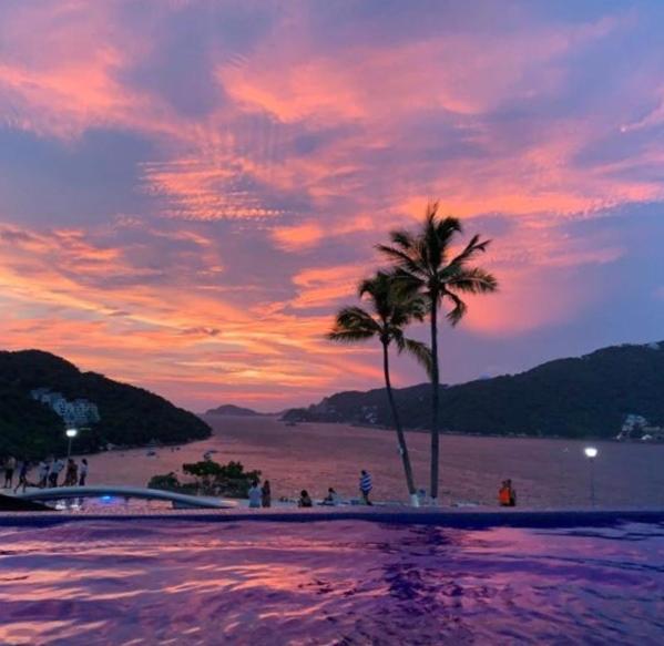 En Cabo Marques Diamante, Departamento Con Vistas Al Mar Y Atardeceres Espectaculares, Cerca Esta La Playa Al Nivel De La Caseta Del Condominio De Pto Marquez, Enfrente, Wifi, Restaurante, Albercas, 6 Personas Apartment *