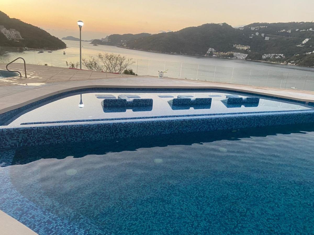 En Cabo Marques Diamante, Departamento Con Vistas Al Mar Y Atardeceres Espectaculares, Cerca Esta La Playa Al Nivel De La Caseta Del Condominio De Pto Marquez, Enfrente, Wifi, Restaurante, Albercas, 6 Personas Apartment