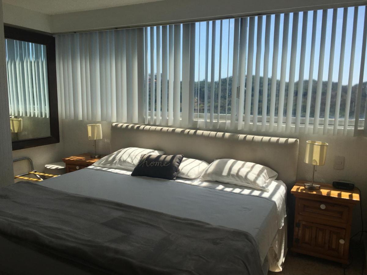 Apartment En Cabo Marques Diamante, Departamento Con Vistas Al Mar Y Atardeceres Espectaculares, Cerca Esta La Playa Al Nivel De La Caseta Del Condominio De Pto Marquez, Enfrente, Wifi, Restaurante, Albercas, 6 Personas *