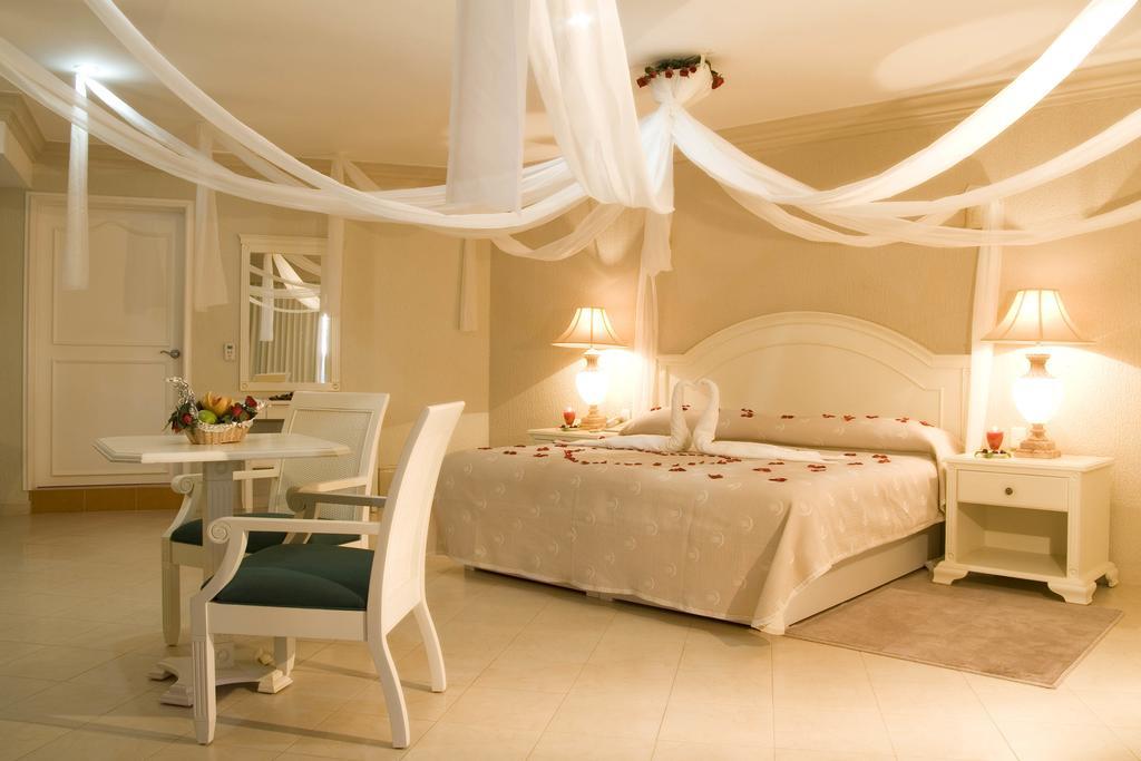 Excelaris Grand Conventions & 5* Tequesquitengo