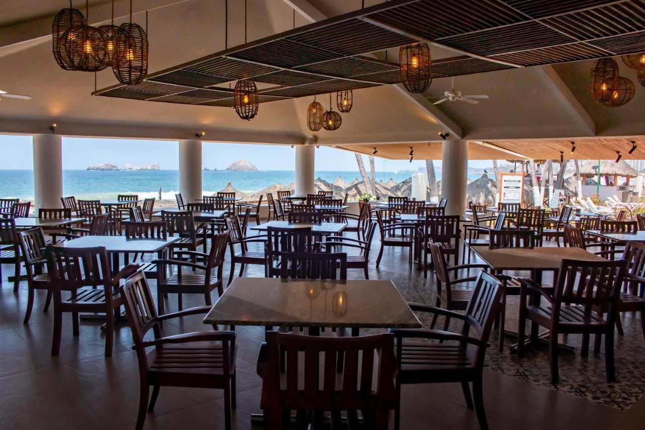 Hotel Emporio Ixtapa