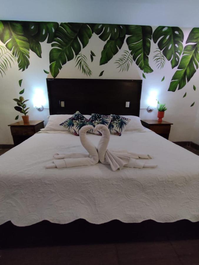 Hotel Cafenaranja 2*
