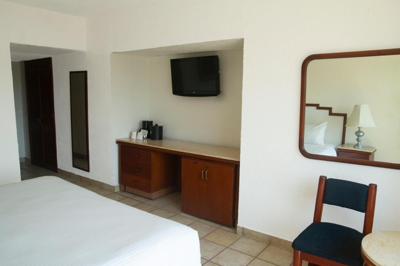 Emporio Ixtapa Hotel 5*