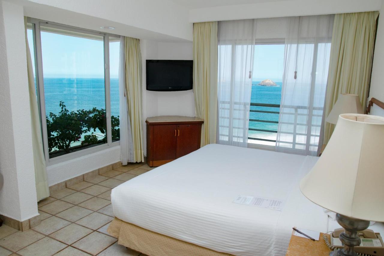 Hotel Emporio Ixtapa