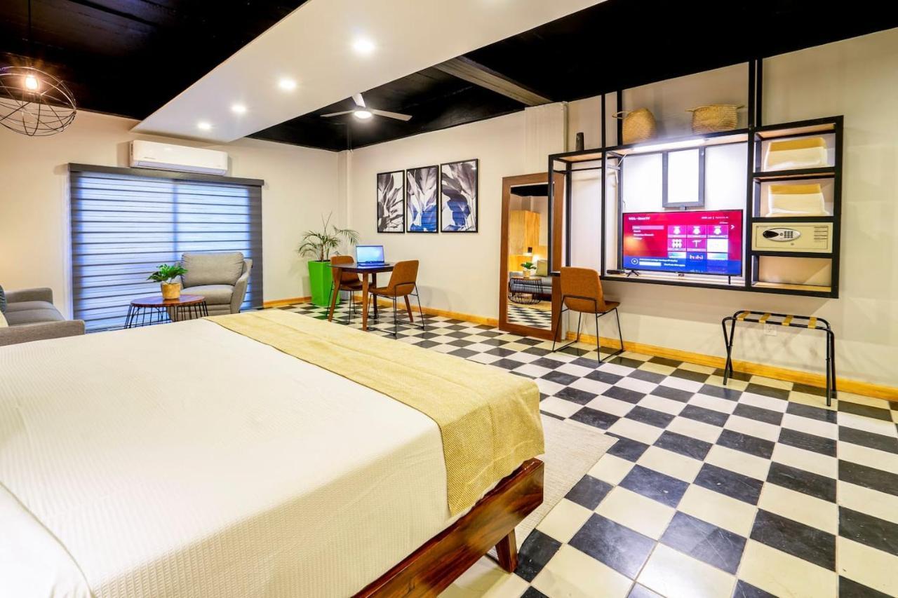 Joint Boutique Zona Romantica Hotel