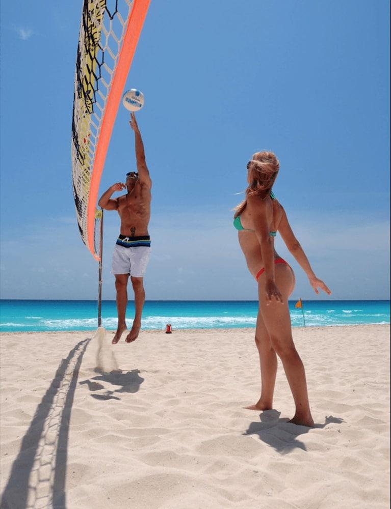 Oasis Palm Resort Cancun