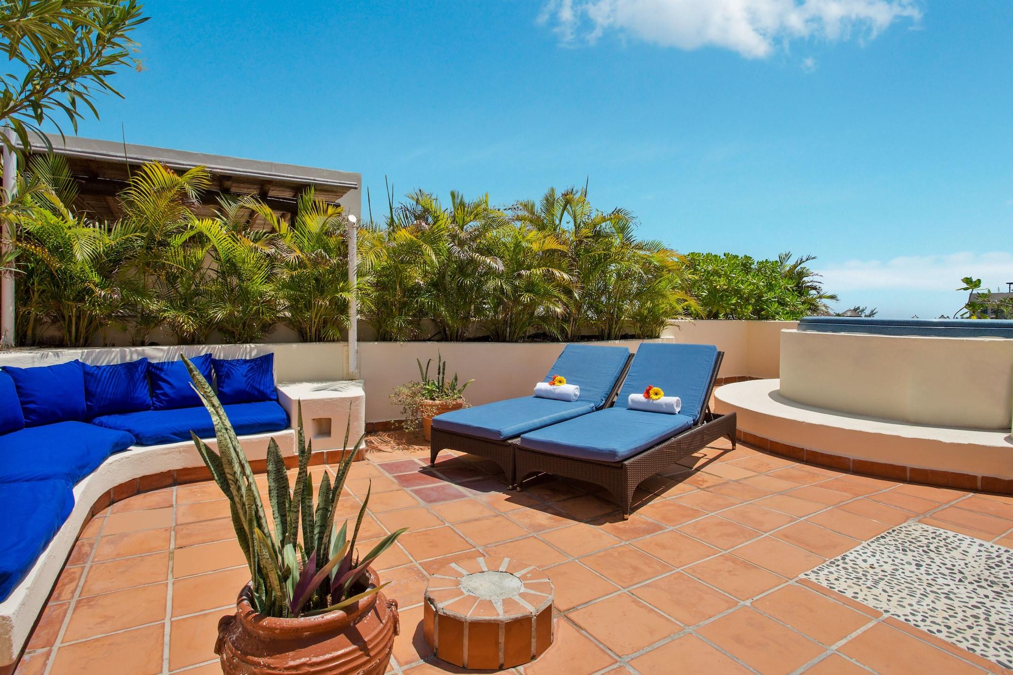 Hotel Porto Playa And Club 4*