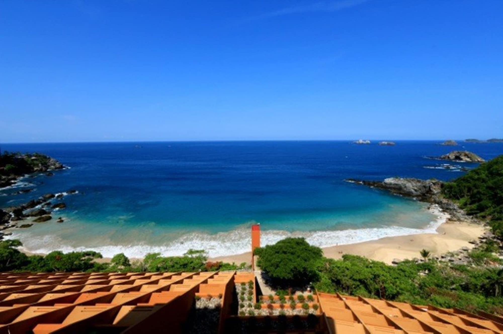 Brisas Ixtapa Resort