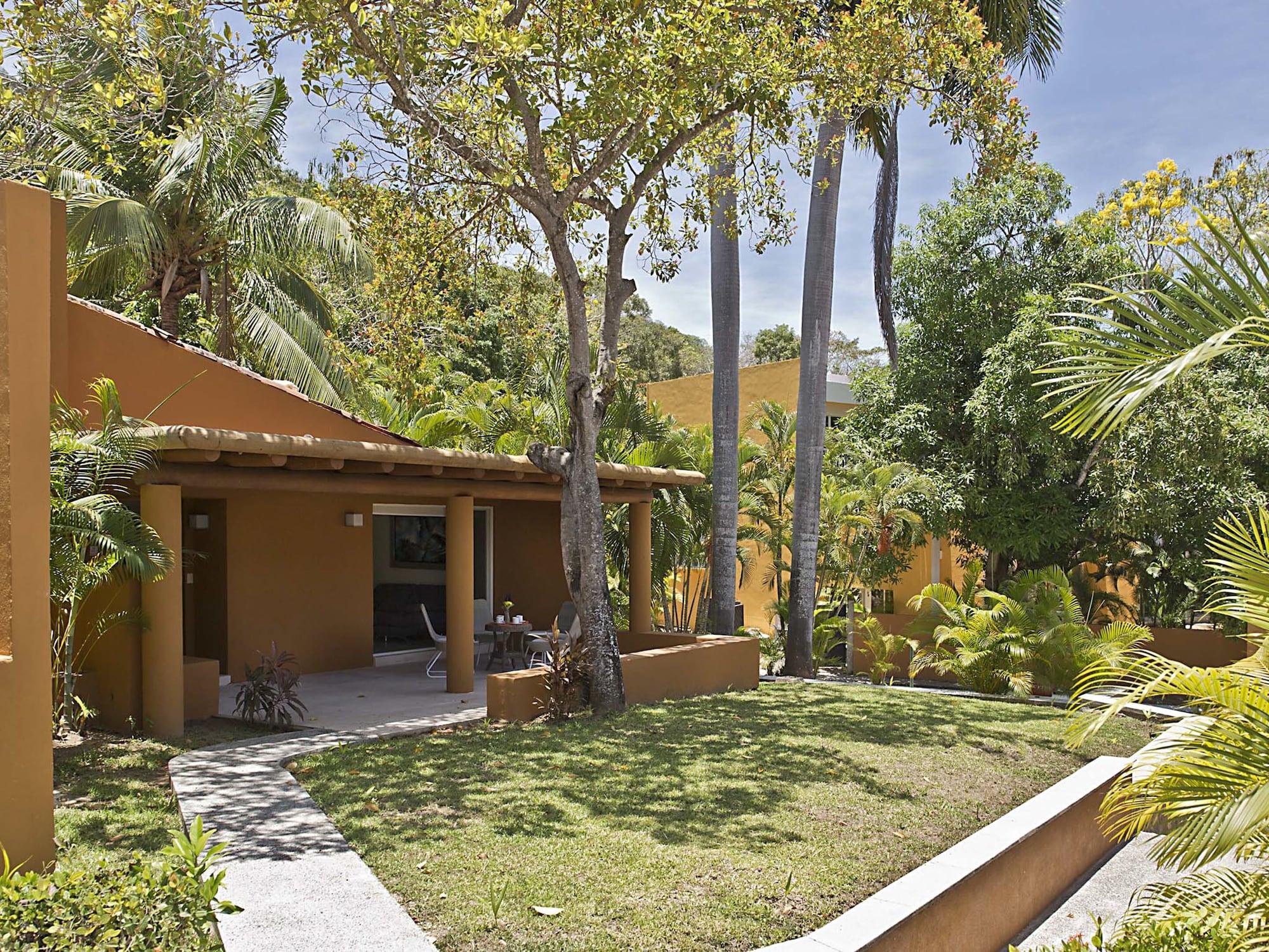 Hotel Ixzi 4*