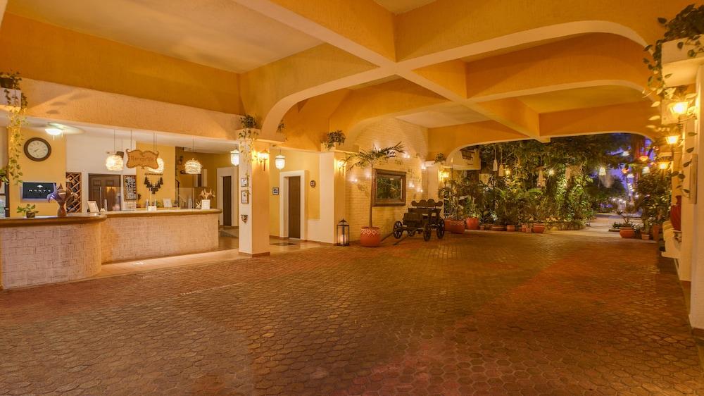 Hotel Casa Colibri 4*