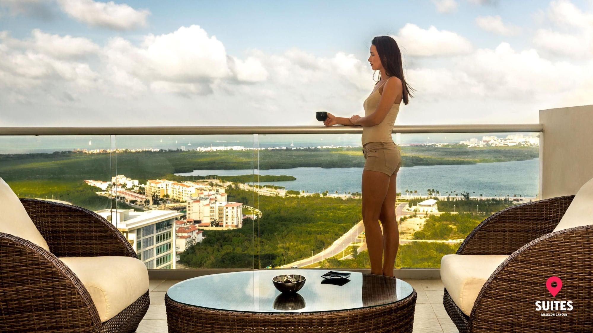Malecon Hotel Cancun