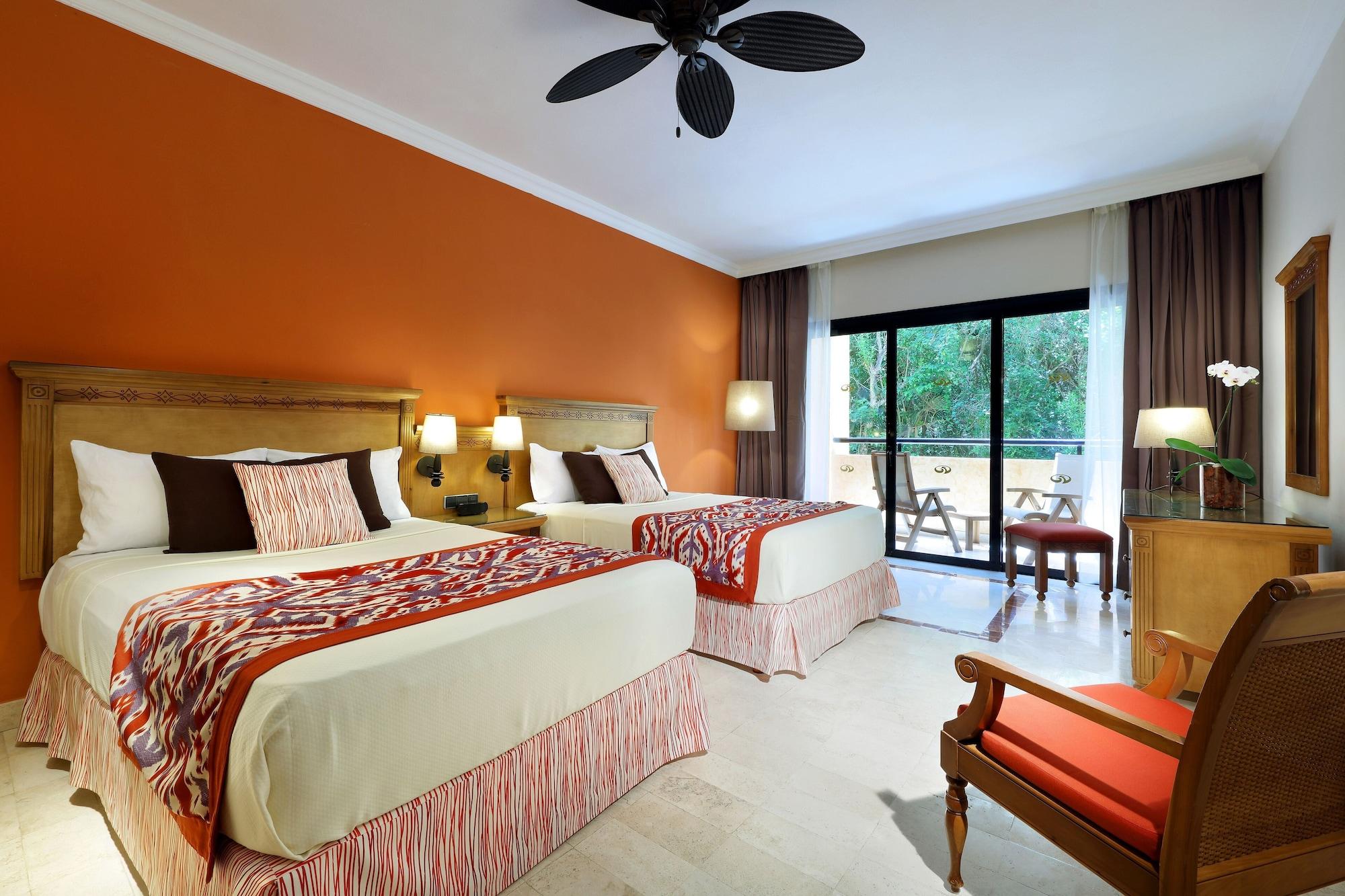 Resort Grand Palladium Colonial & 5*