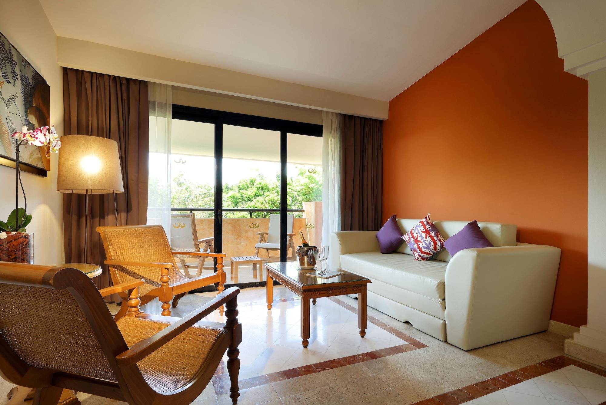 Grand Palladium Colonial &