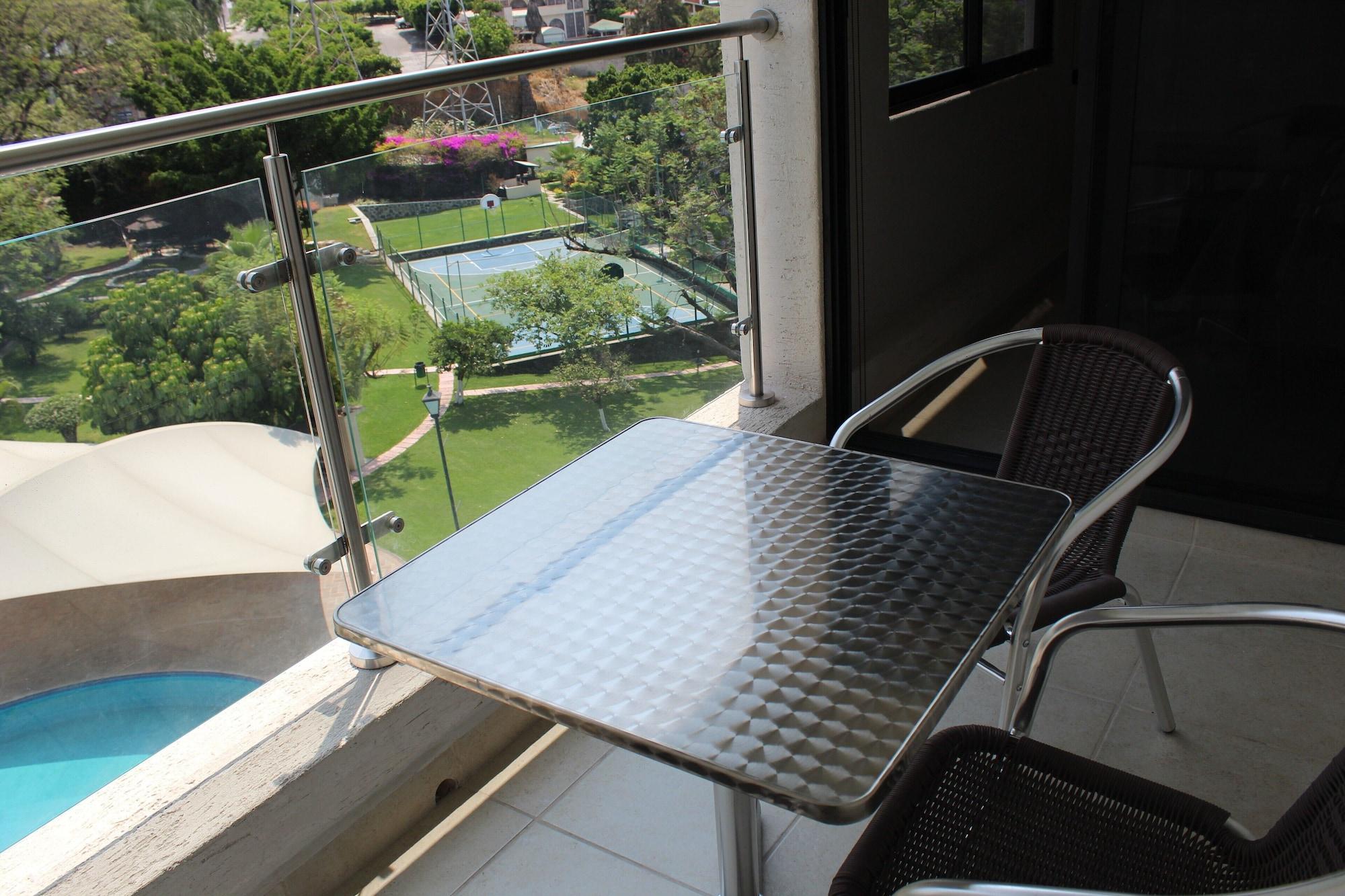 Coral Cuernavaca & 4*
