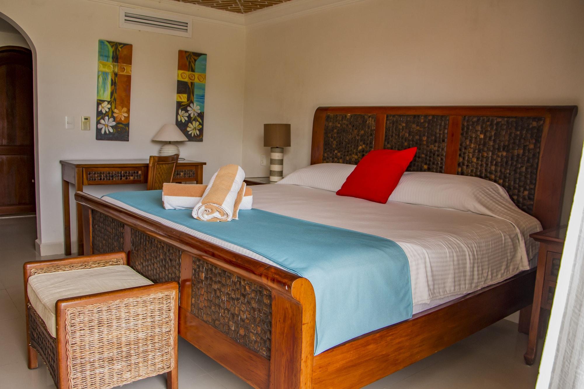 Aventuras Club Aparthotel 4*