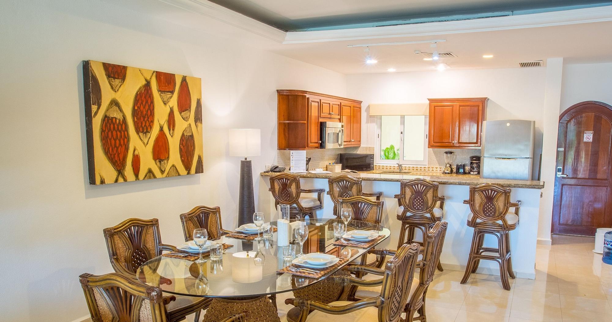 Aventuras Club Aparthotel 4*