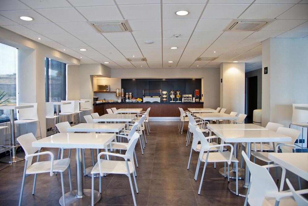 Hotel Express By Marriott La Paz