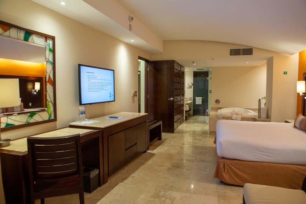 Azul Grand - & Convention Center Resort