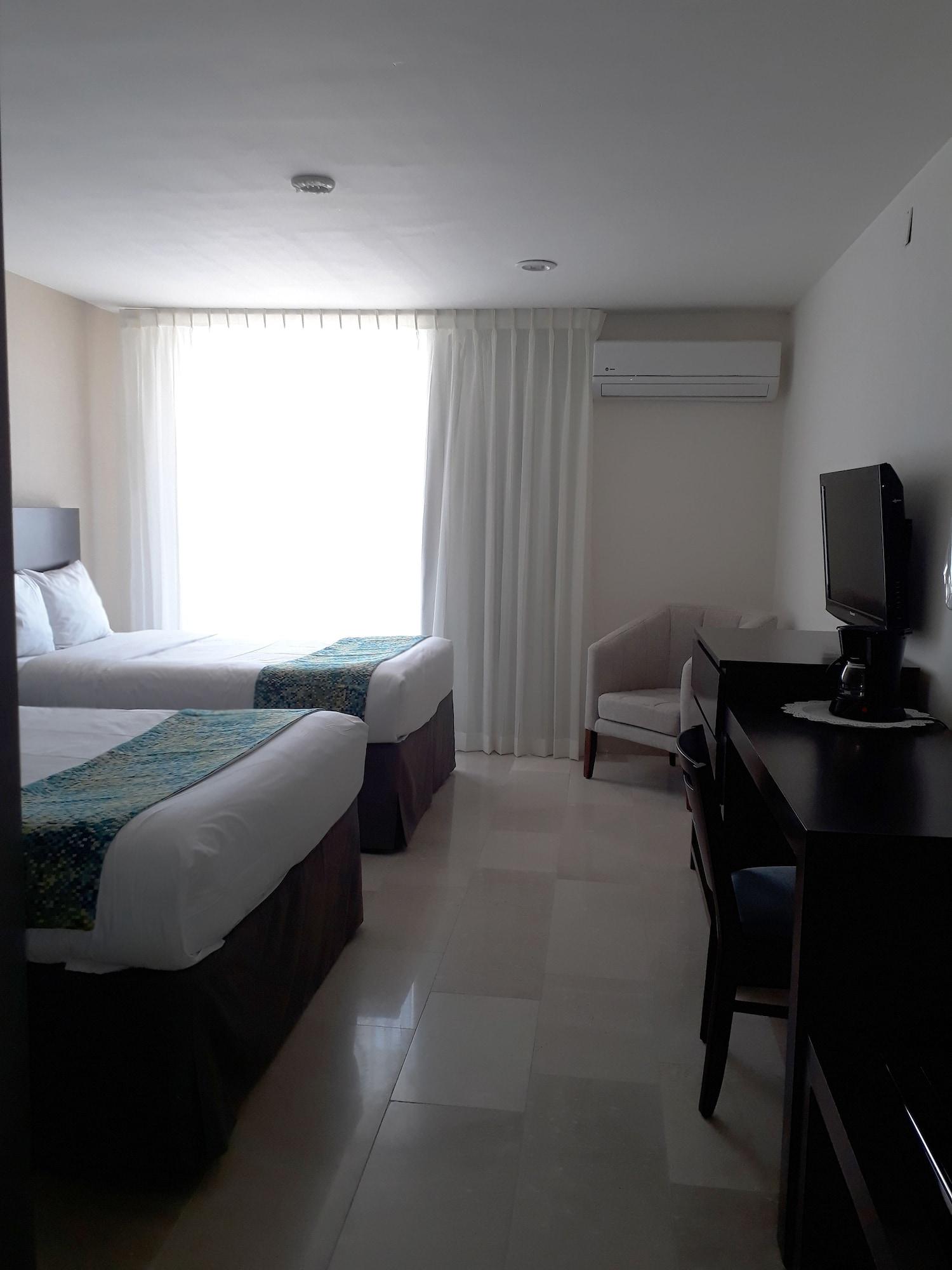 Seven Crown Malecon Hotel 4*