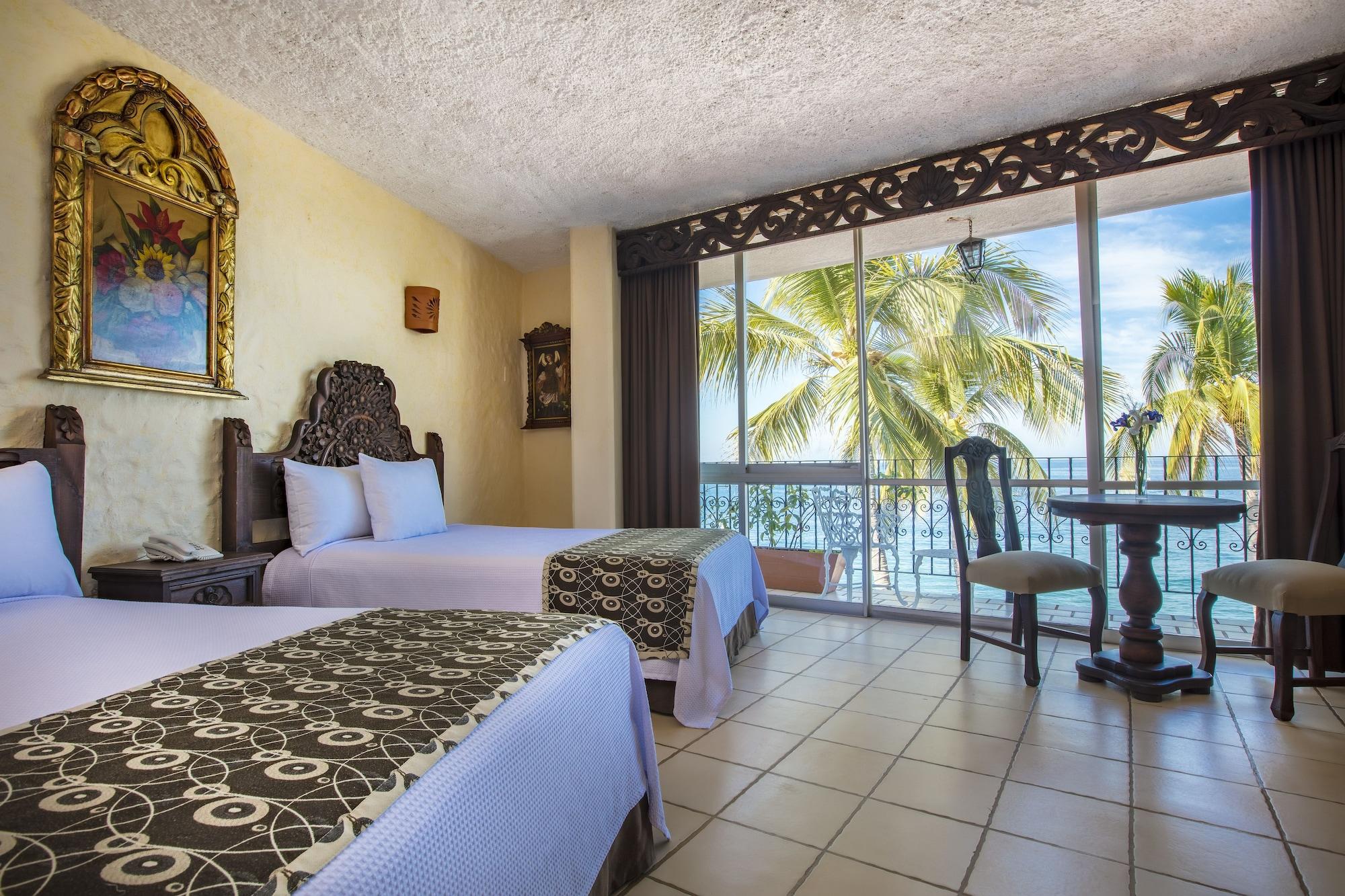 Playa Arcos & Hotel Puerto Vallarta