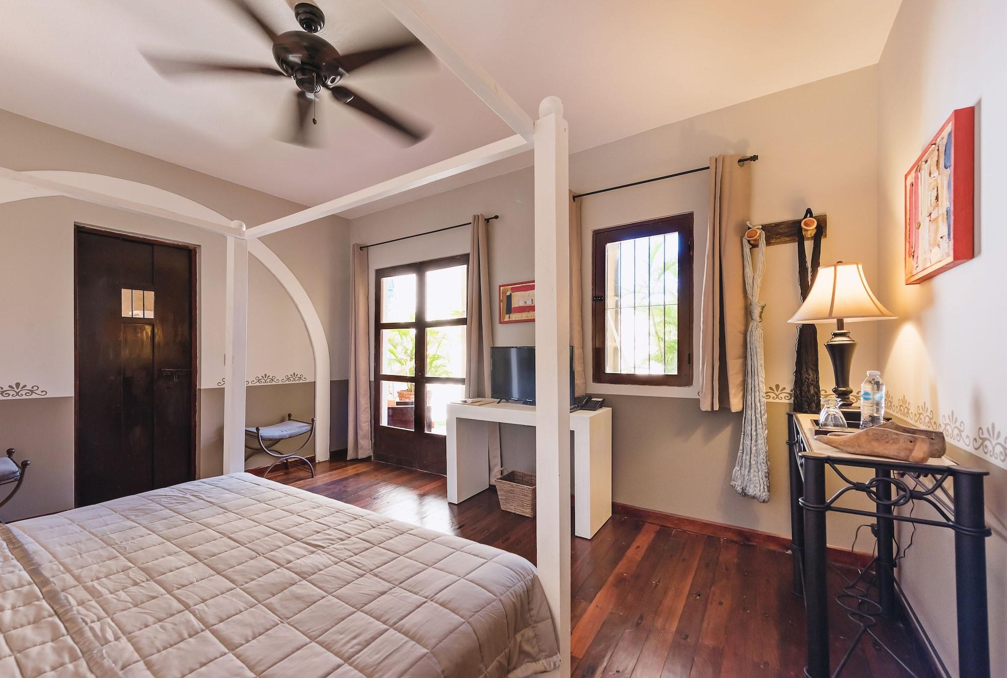 Hotel Hacienda 4*