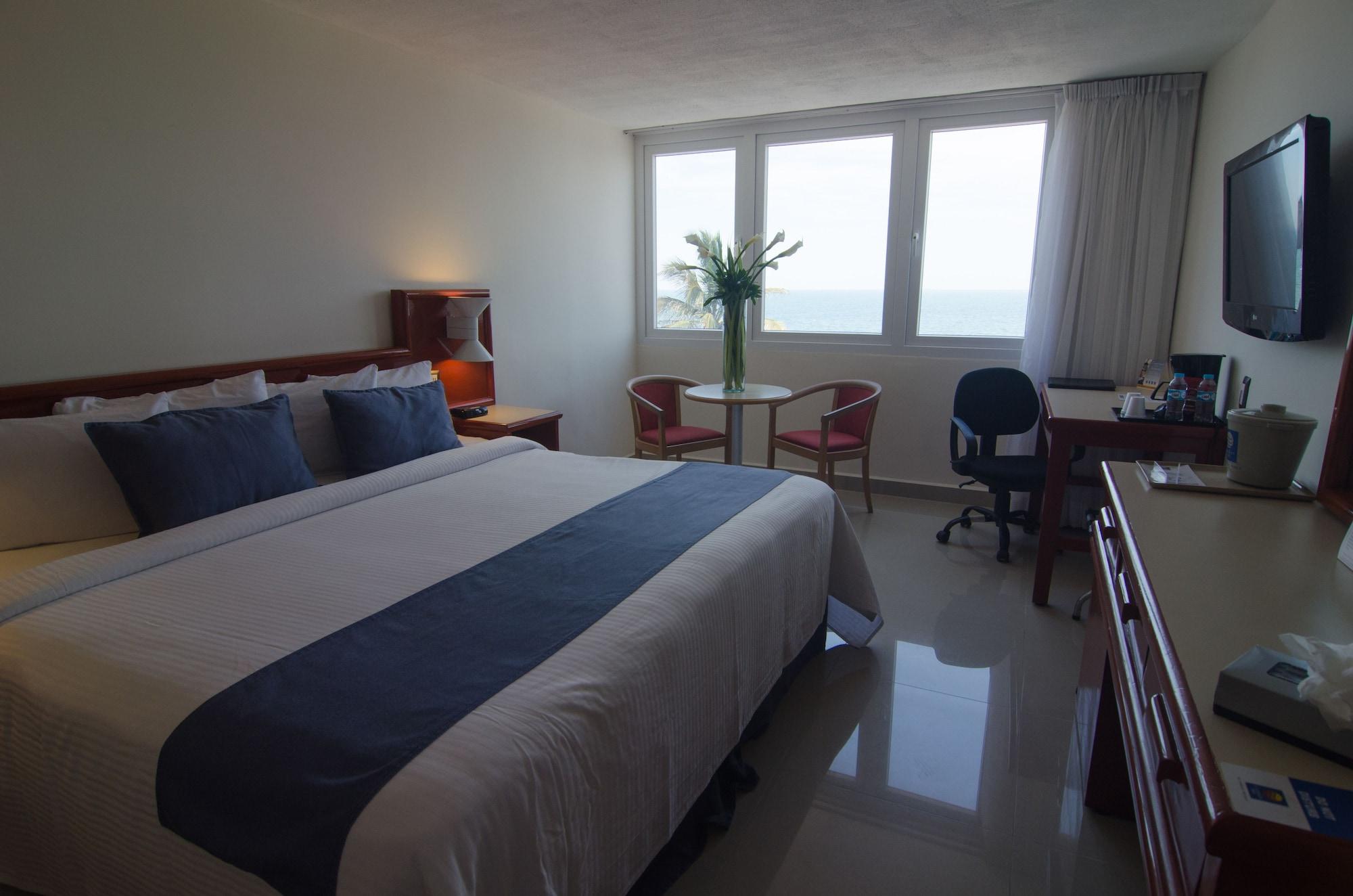De Cortes Hotel 3*