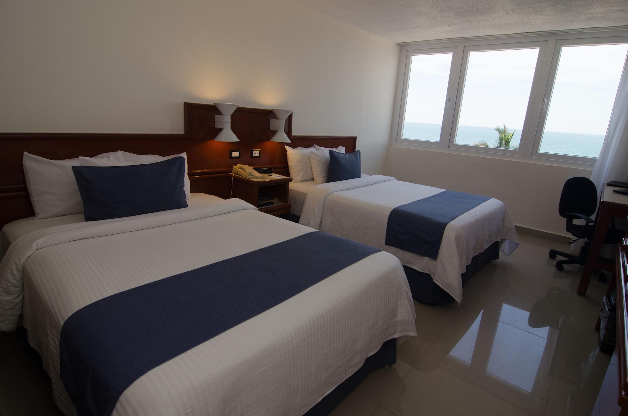 De Cortes Hotel 3*