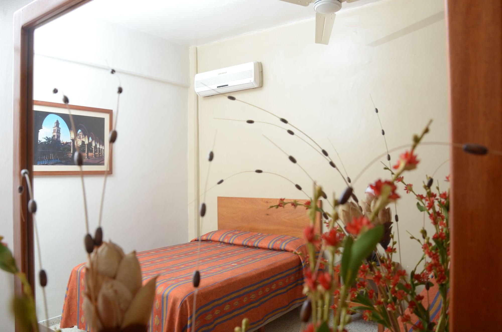 Hotel Delfines - A 2 Calles Del Acuario