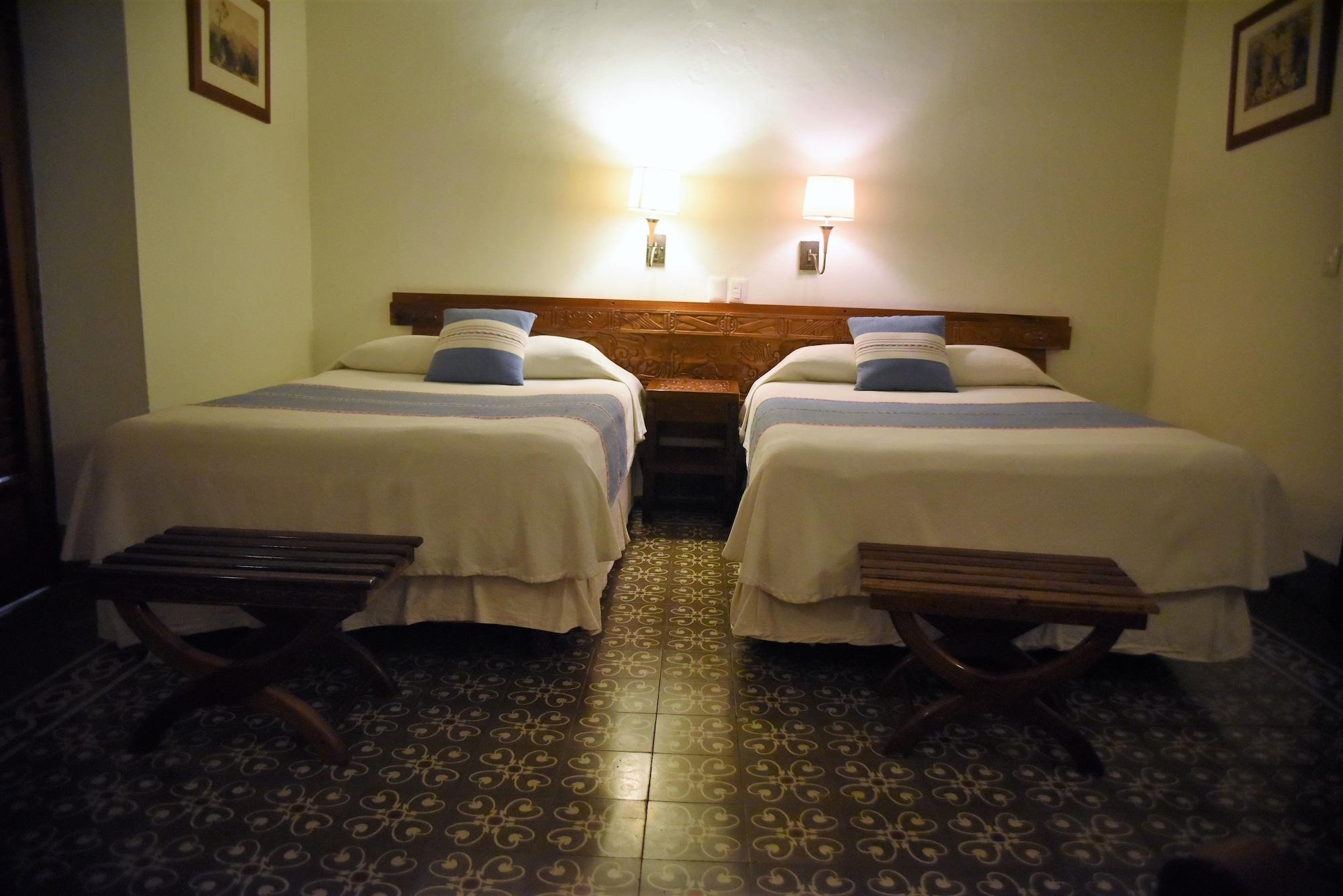 Mayaland & Hotel Chichen Itza