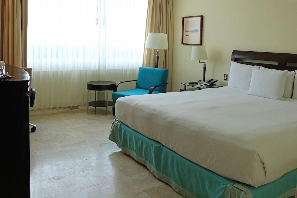 - Aeropuerto By Ihg 4*