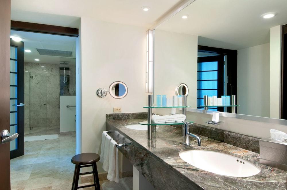 - Aeropuerto By Ihg Hotel 4*