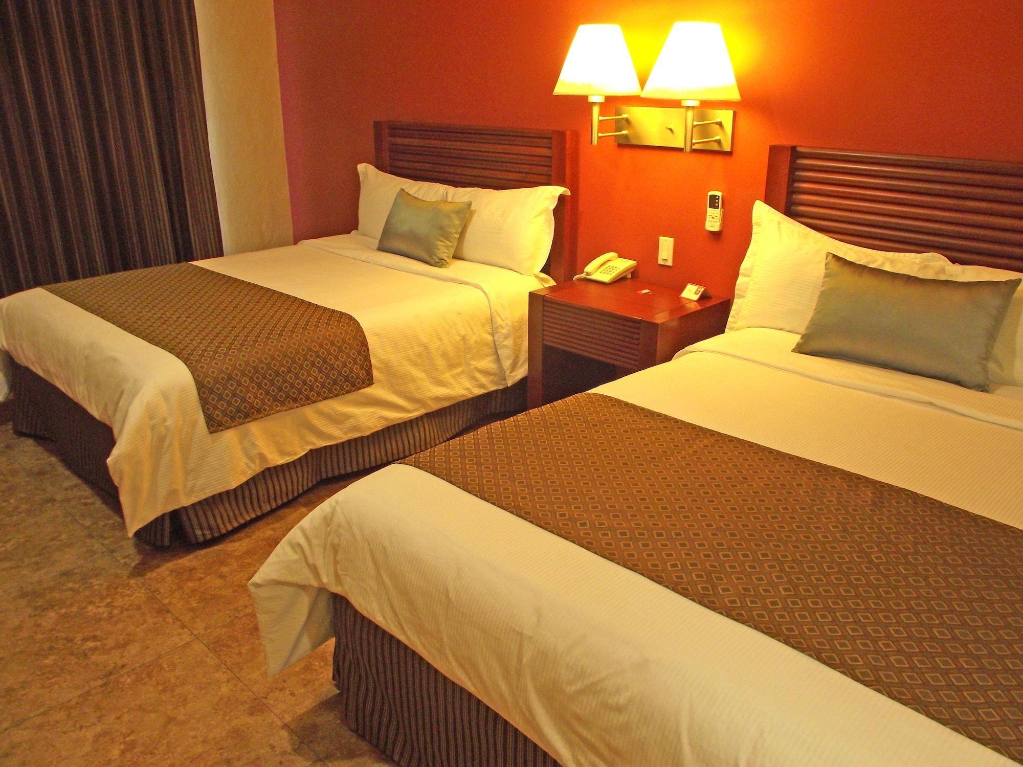 Seven Crown Centro Historico Hotel 4*