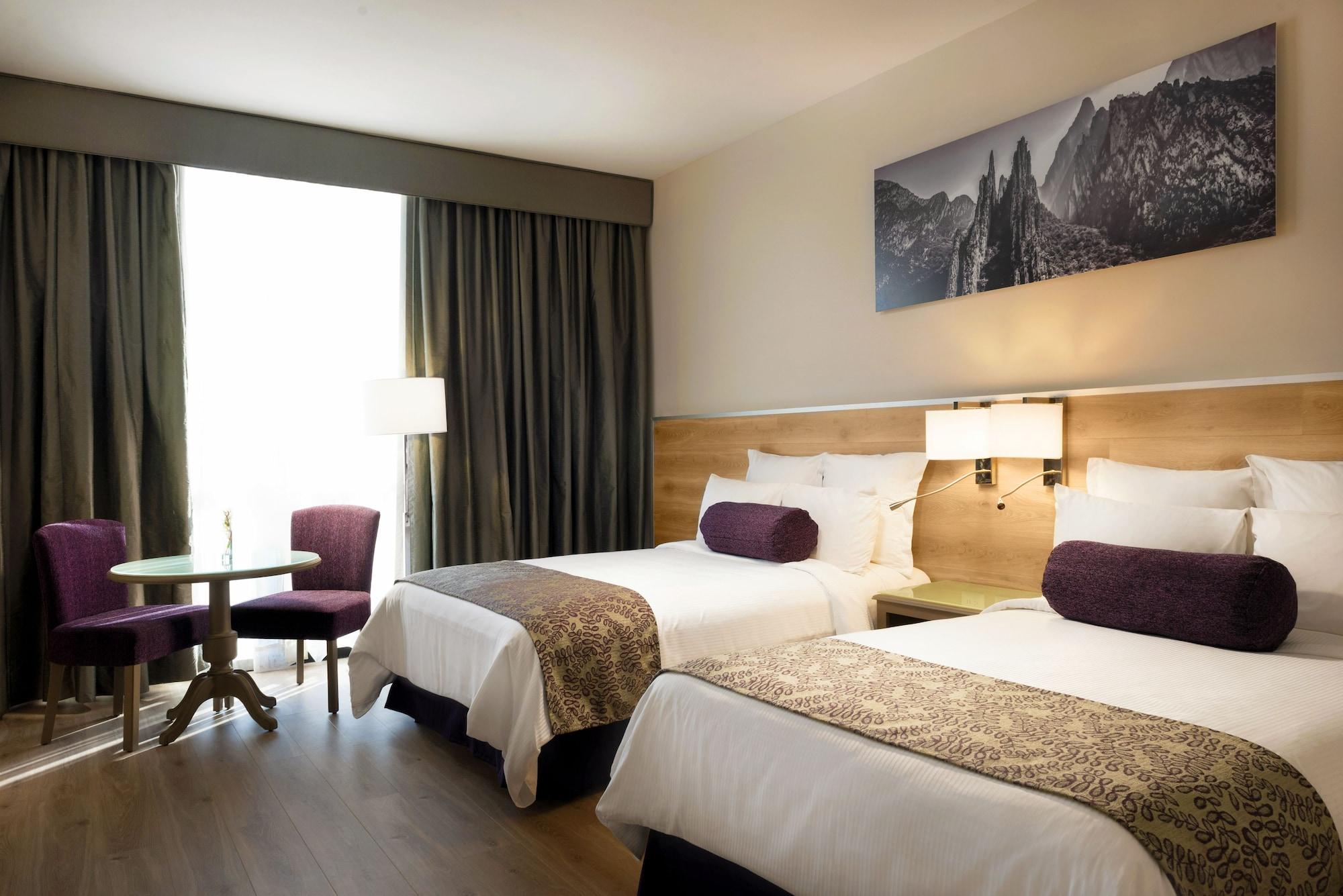 Krystal Hotel 4*