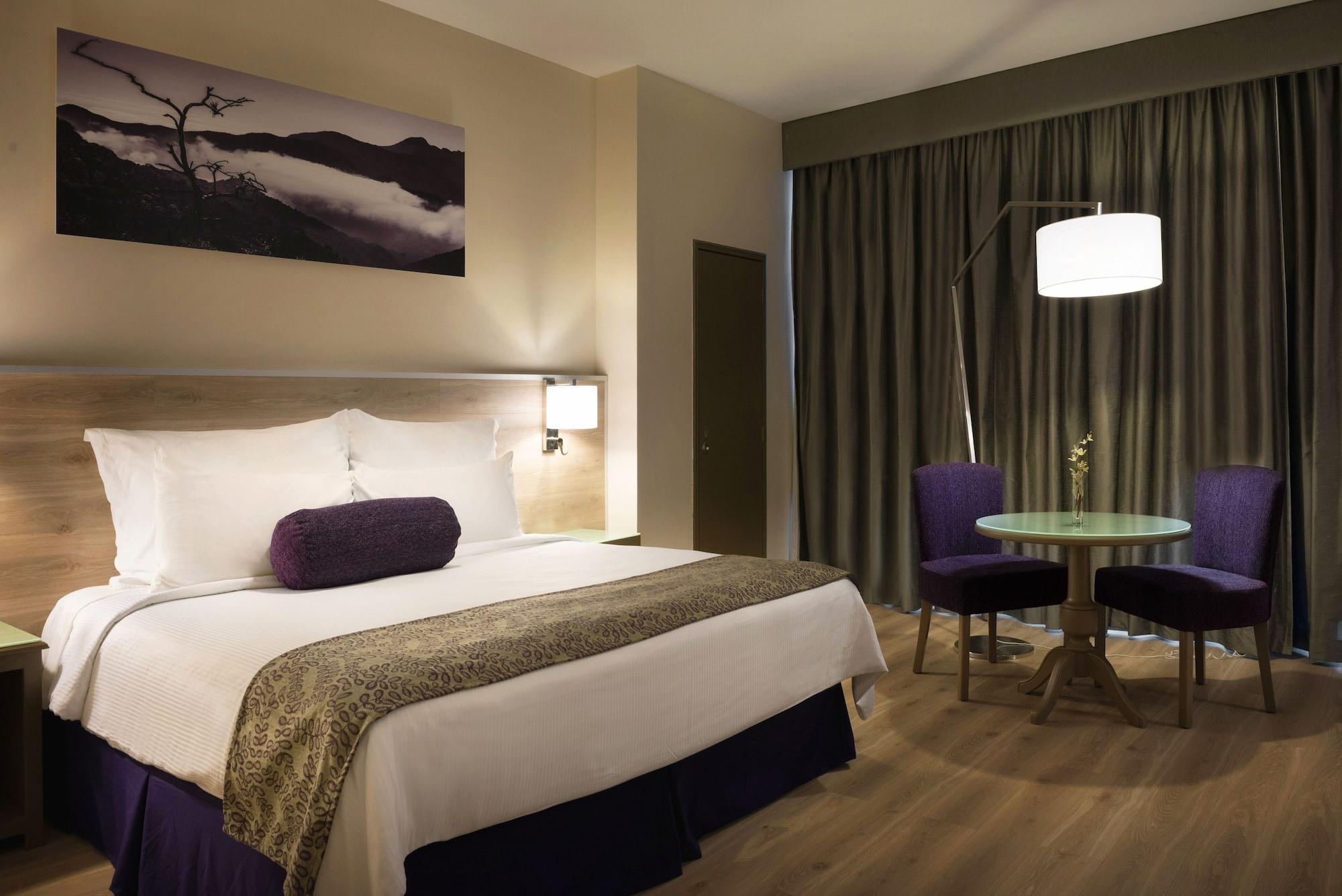 Krystal Hotel 4*